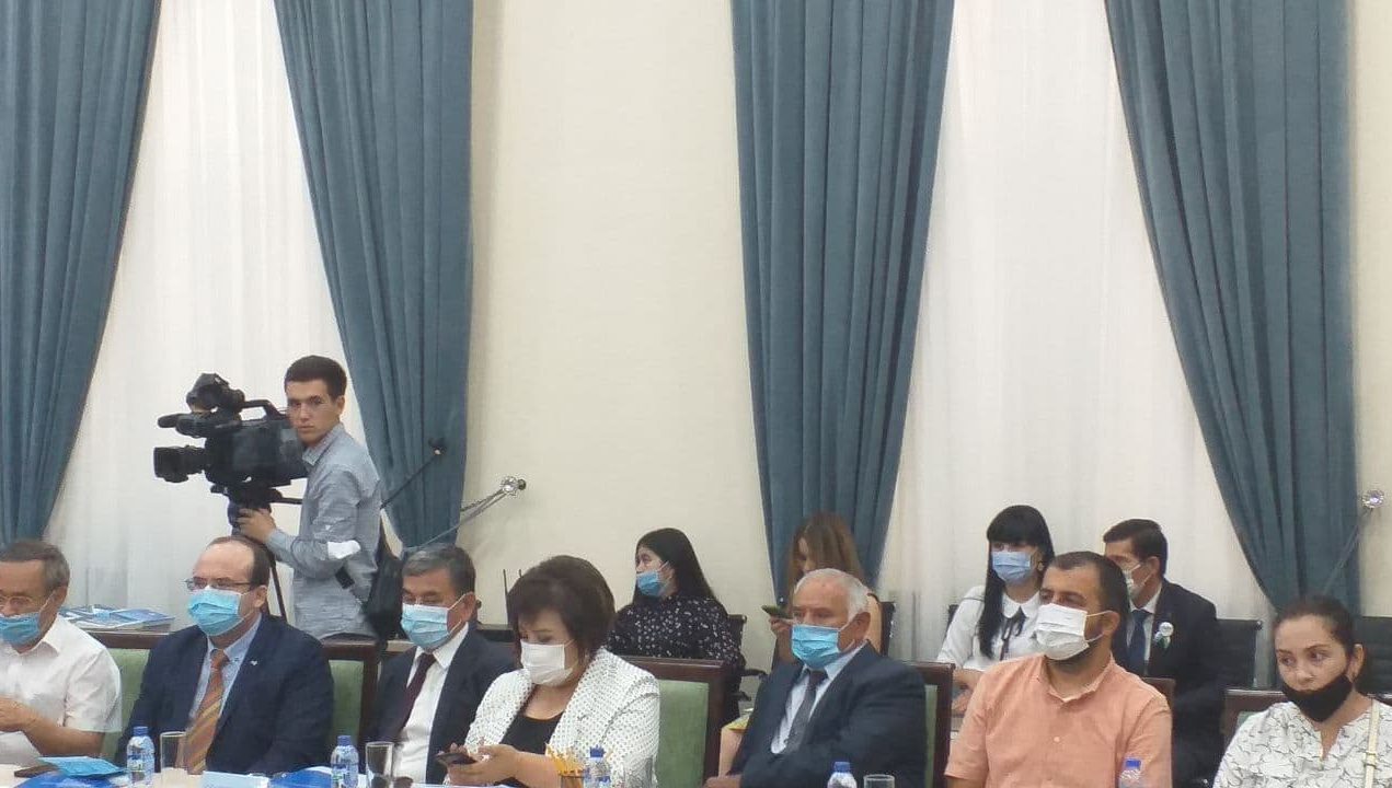 Markaz tomonidan Jurnalistika va ommaviy kommunikatsiyalar universitetiga 250 ta kitob taqdim etildi