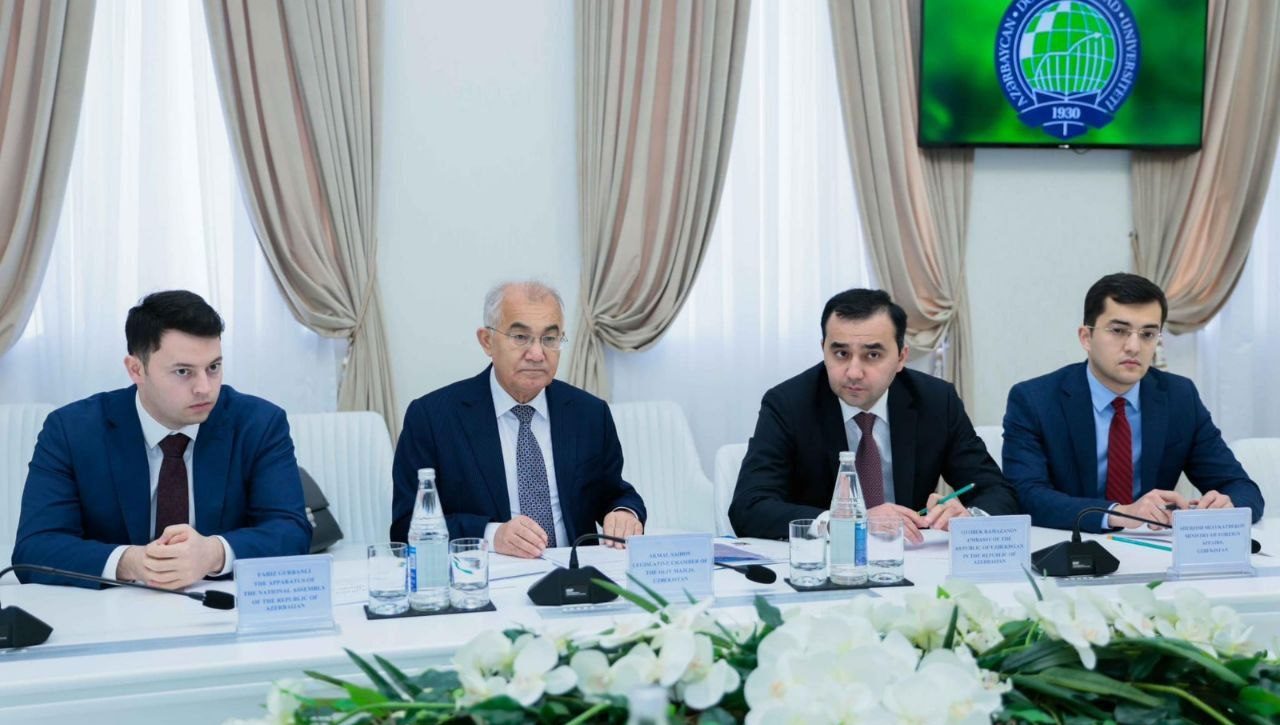 Nizomiy Ganjaviy nomidagi “Barqaror taraqqiyot va yashil iqtisodiyot” tadqiqot markazida amaliy muloqot bo‘lib o‘tdi