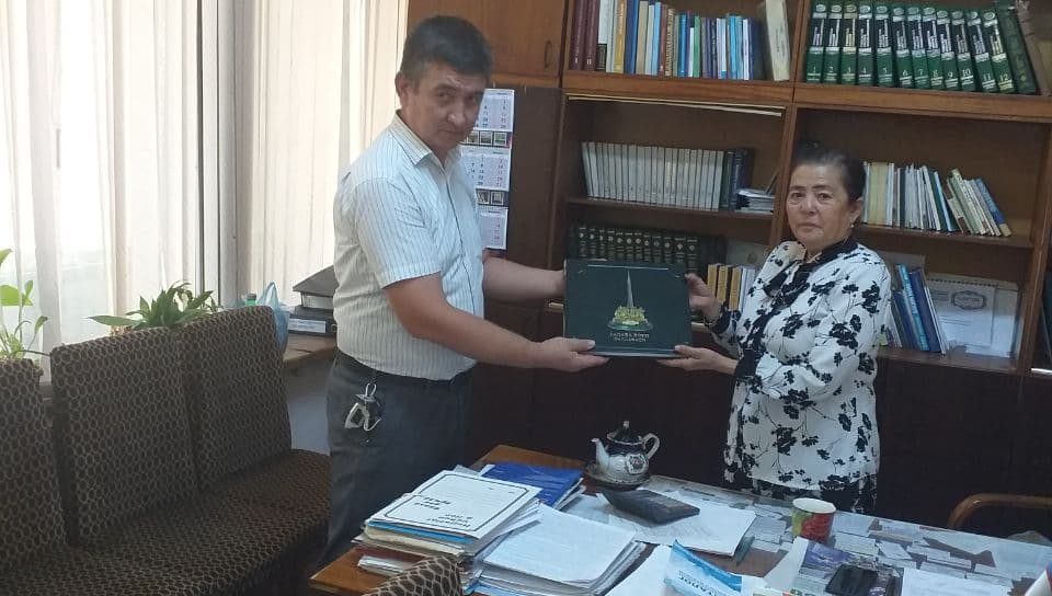 Milliy markaz kitoblari Fanlar akademiyasining fundamental kutubxonasidan joy oldi