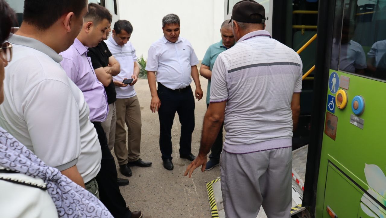 Qarshidagi “to‘siqsiz muhit” holati monitoring qilindi