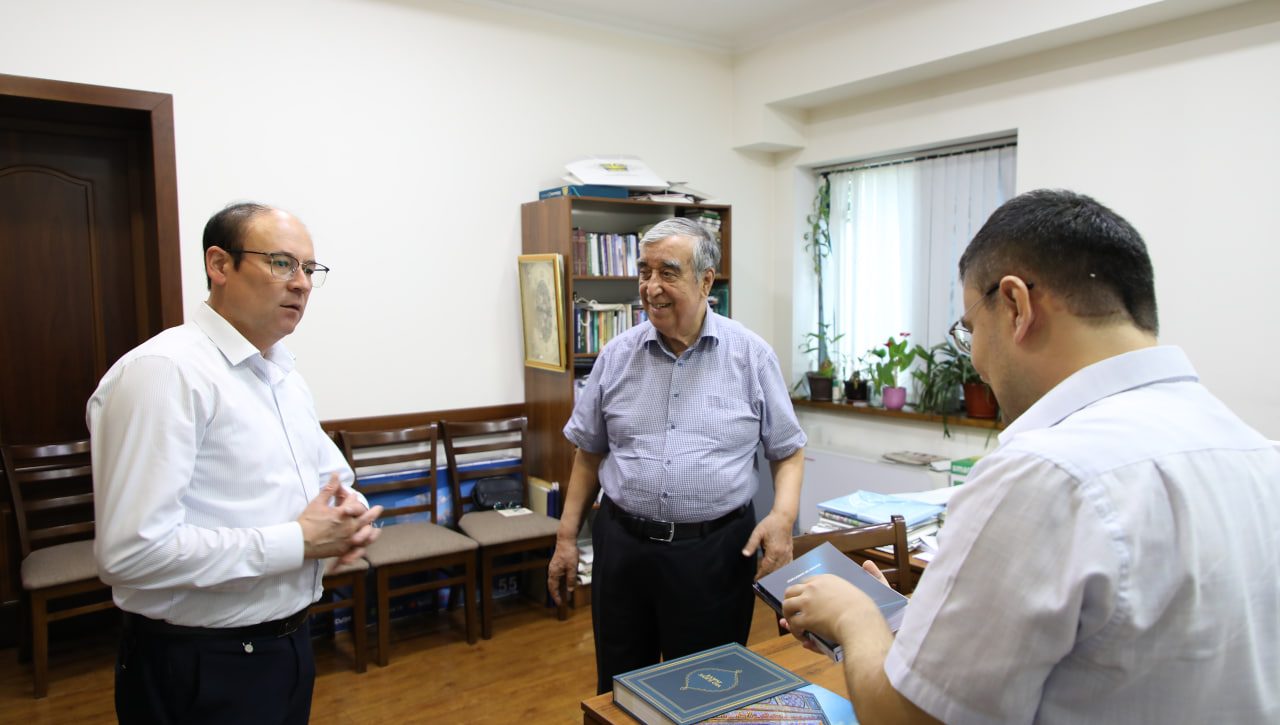 УСТОЗ ЖУРНАЛИСТНИНГ ЭЗГУ ТАШАББУСИ