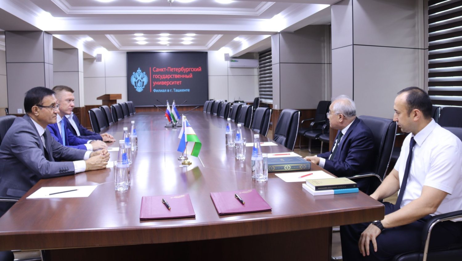 Akademik Akmal Saidov Sankt-Peterburg davlat universitetining Toshkent shahridagi filialida uchrashuv o‘tkazdi