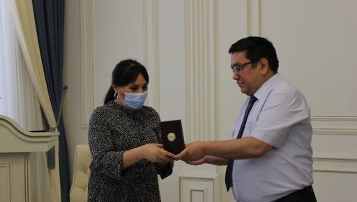 MUKOFOTLAR QUTLUG' BO'LSIN!