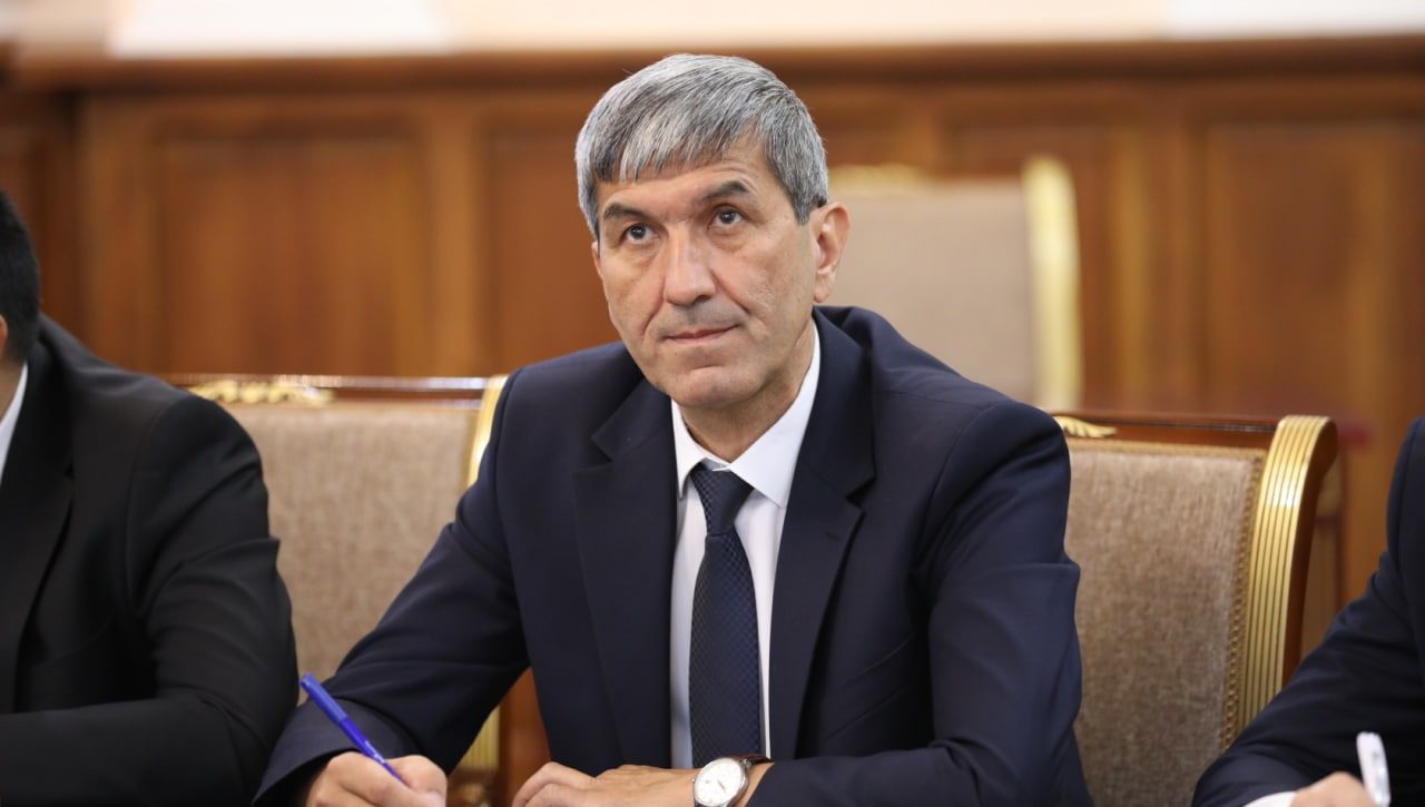 O‘zbekiston Respublikasi Oliy sudida O‘zbekiston Respublikasi Oliy Majlisi Qonunchilik palatasi Spikeri birinchi o‘rinbosari, O‘zbekiston Respublikasi Konstitutsiyasiga o‘zgartirish kiritish va tashkiliy chora-tadbirlarni amalga oshirish yuzasidan Konstitutsiyaviy komissiya raisi, akademik Akmal Saidov bilan Bosh qomusimizga kiritilayotgan yangiliklar, “O‘zbekiston Respublikasining Konstitutsiyasiga o‘zgartish va qo‘shimchalar kiritish to‘g‘risida”gi O‘zbekiston Respublikasi Konstitutsiyaviy qonuni loyihasi bo‘yicha o‘tkazilayotgan umumxalq muhokamalari mohiyatiga bag‘ishlangan uchrashuv tashkil etildi.