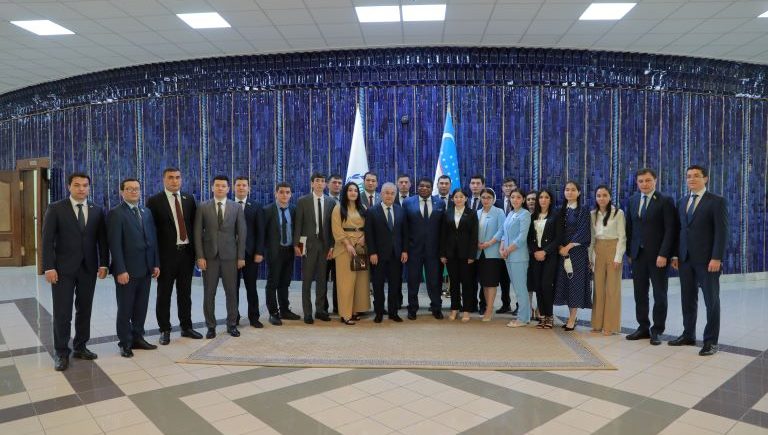 Yoshlarning huquqlari va manfaatlarini himoya qilish masalalari ko'rib chiqildi