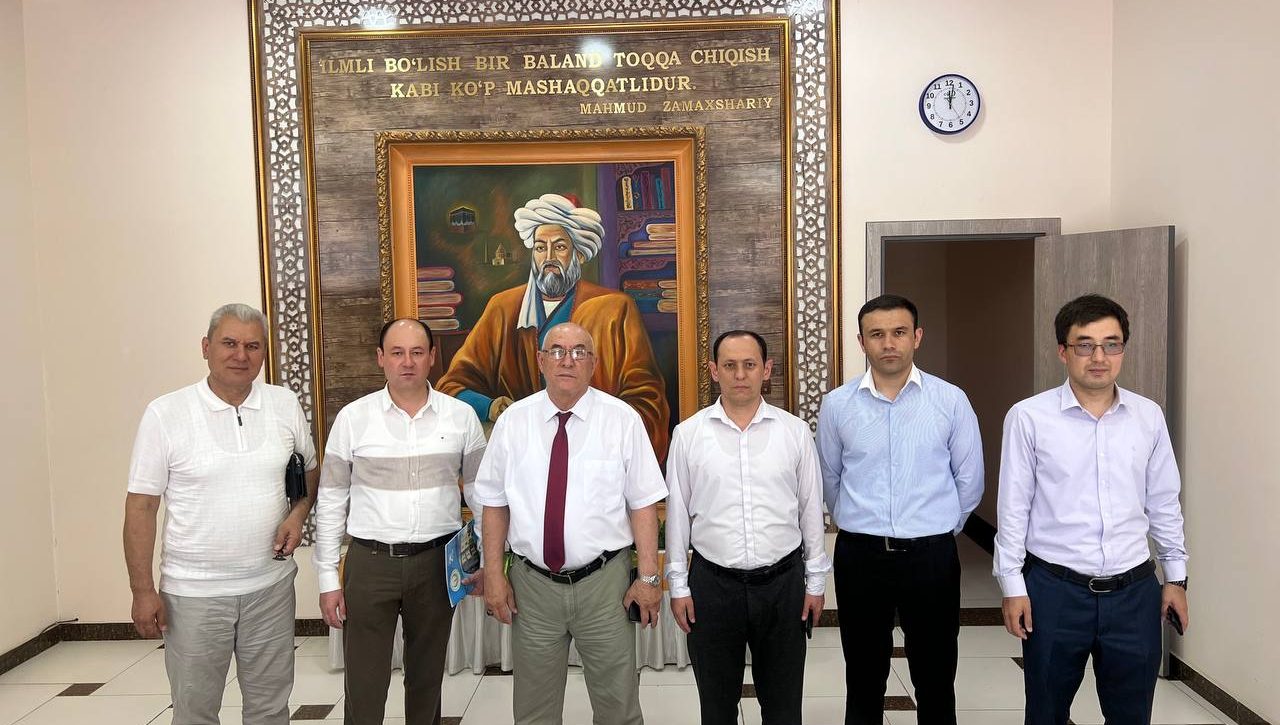 Xorazm viloyat kutubxonasida inson huquqlariga oid adabiyotlar burchagi ochildi