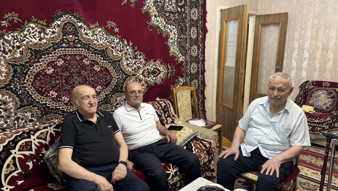 Faxriy jurnalist xonadonida uchrashuv