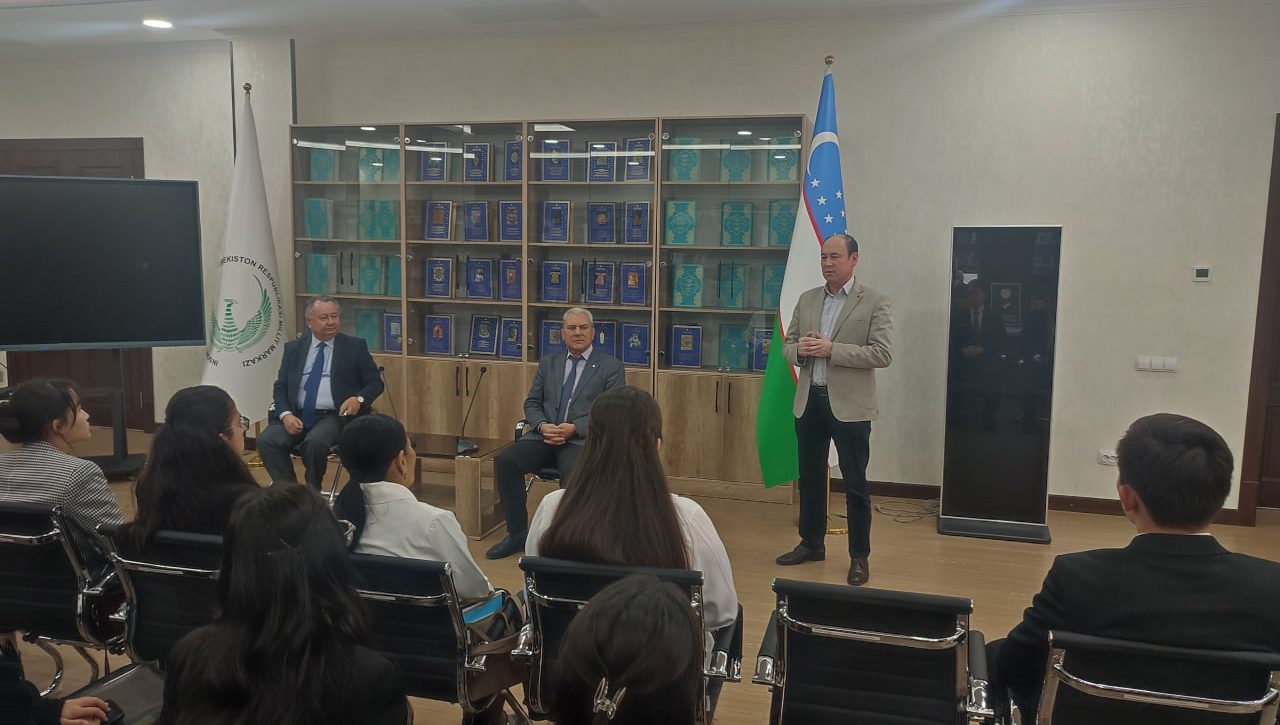 Konstitutsiya va inson huquqlari mavzusida mahorat darsi bo‘lib o‘tdi