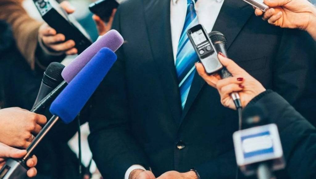 Siyosiy lavozimlarni egallagan davlat xizmatchilarining xalq oldidagi mas’ulligi oshiriladi