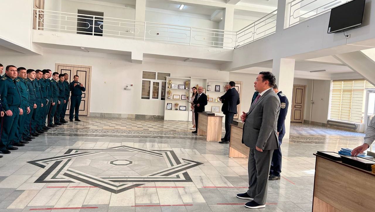 Buxoro: Qiynoqqa qarshi kurash mashg‘ulotlari tinglovchilariga sertifikatlar topshirildi