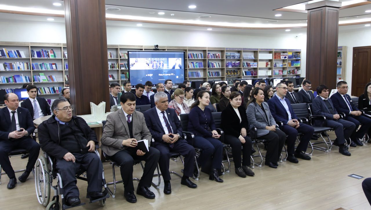 Xitoy Elchixonasi Inson huquqlari uyiga 800 ta kitob sovg‘a qildi