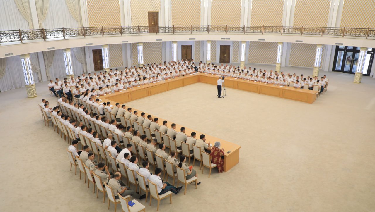 Akademik Akmal Saidov Nukusdagi seminar-treningda  ishtirok etdi