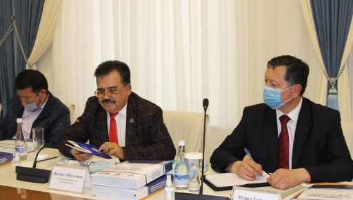 Milliy markazda taqdimot: Brayl alifbosida chop etilgan yangi nashrlar