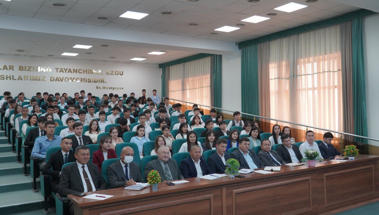 Akademik va yoshlar uchrashuvi: Akmal Saidov Termiz davlat universitetida