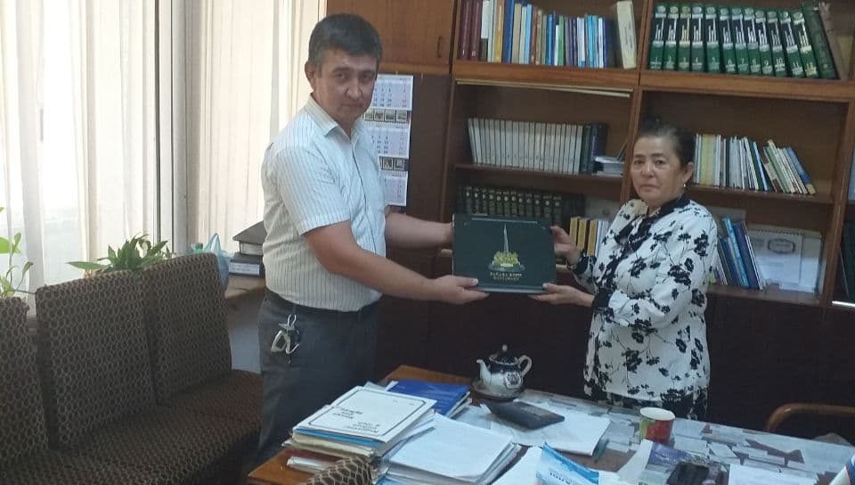 Milliy markaz kitoblari Fanlar akademiyasining fundamental kutubxonasidan joy oldi