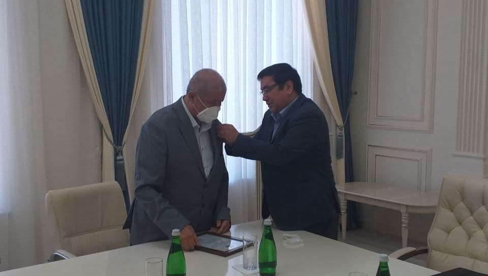 FAXRLI MUKOFOT MUBORAK BO‘LSIN