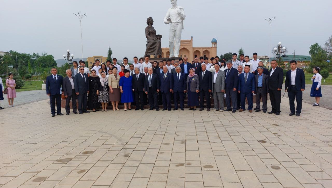 Hamid Olimjon va Zulfiyaxonim xotirasi yod etildi