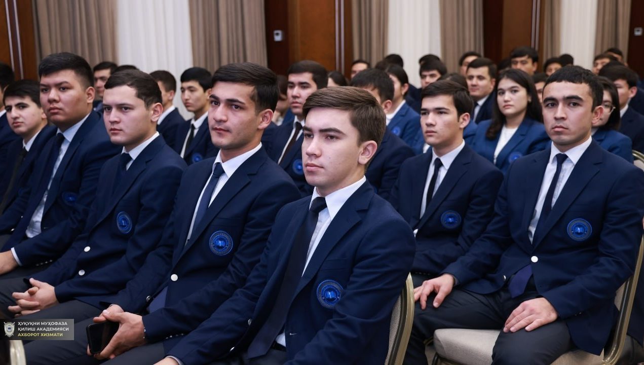 Konstitutsiya – adolat tantanasi: Akademiyada talabalarning  akademik bilan uchrashuvi o‘tkazildi