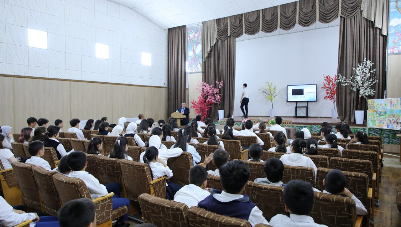 Milliy markaz vakili maktabda uchrashuv o‘tkazdi