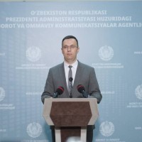 Sex otasi qizini ekdi