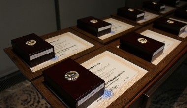 “Inson huquqlari himoyasi uchun” ko‘krak nishoni to‘g‘risida ma’lumot