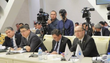Konstitutsiyaviy qonun loyihasi tashabbuskor fraksiyalar tomonidan muhokama qilindi