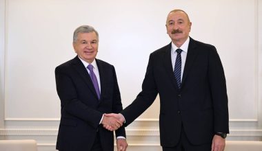Ўзбекистон ва Озарбайжон етакчилари олий даражадаги келишувларни амалга ошириш масалаларини муҳокама қилдилар