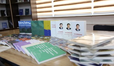 В Институт государства и права передана литература по правам человека и китайской культуре