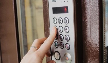 Янги уйларга камера ва домофон ўрнатиш мажбурий бўлади