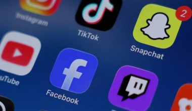 Malayziya 16 yoshgacha bo‘lgan bolalarga ijtimoiy tarmoqlarda ro‘yxatdan o‘tishini taqiqladi