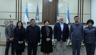 “Bilim va umid nuri”: Ayollar koloniyasiga kitob topshirish marosimi