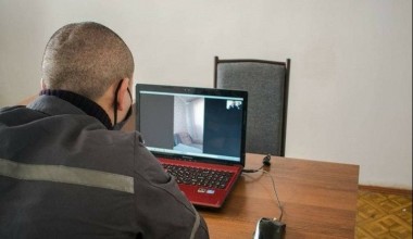 Маҳкумларга масофали видео-учрашувдан фойдаланиш ҳуқуқи берилади