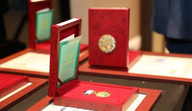 “Inson huquqlari himoyasi uchun” ko‘krak nishoni o‘z sohiblariga topshirildi