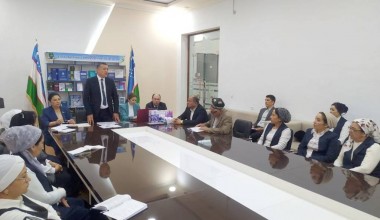 Kutubxonaga inson huquqlariga oid kitoblar sovg‘a qilindi