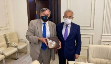 Turkiy Kengashning Budapeshtdagi vakolatxonasi ijrochi direktori Yanosh Xovari bilan uchrashuv
